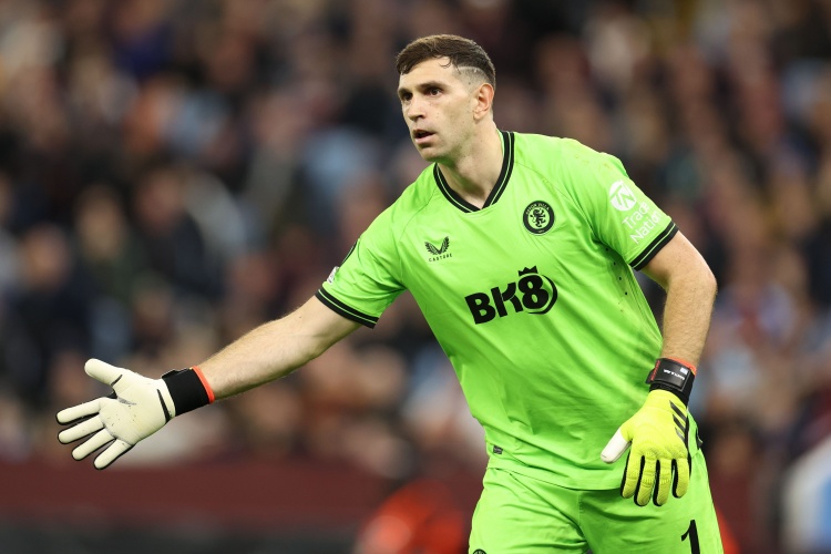 不稳被排除, 青训中场雅, 主帅阿莫林