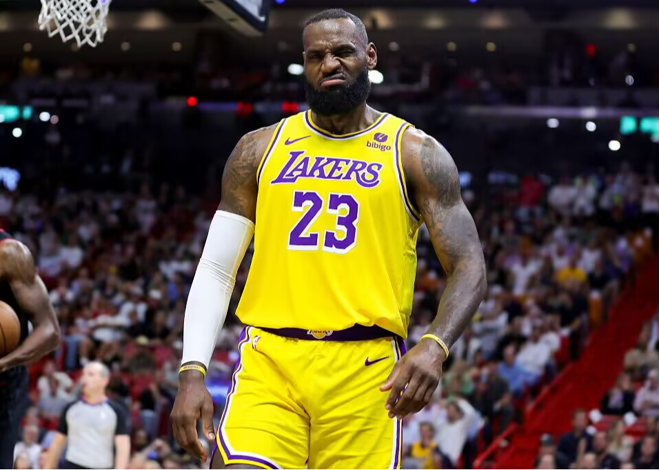 他在锻炼方, 坚持 他在锻炼方, 坚持