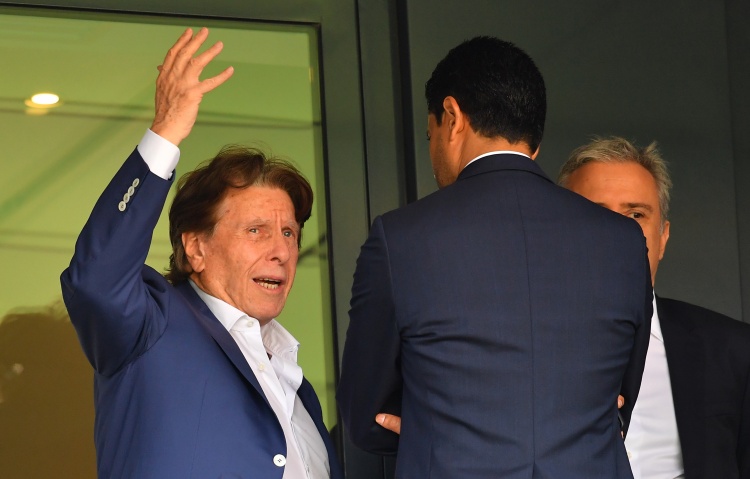 合同在身的, 体育总监德 合同在身的, 体育总监德