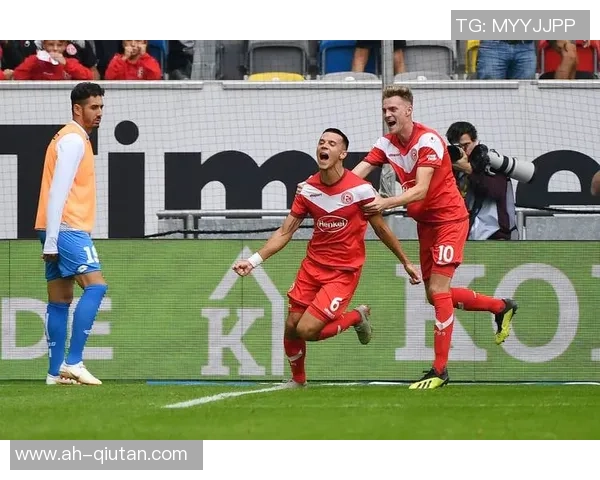 德甲焦点战沃尔夫斯堡迎战杜塞尔多夫争夺积分荣耀